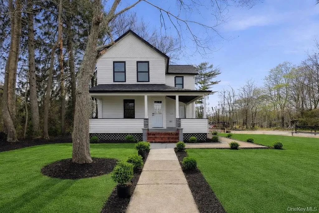80 Swezey Street Patchogue NY 11772