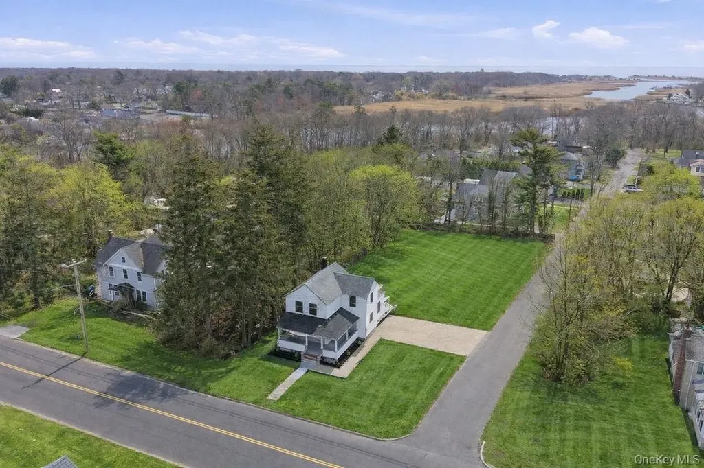 80 Swezey Street Patchogue NY 11772