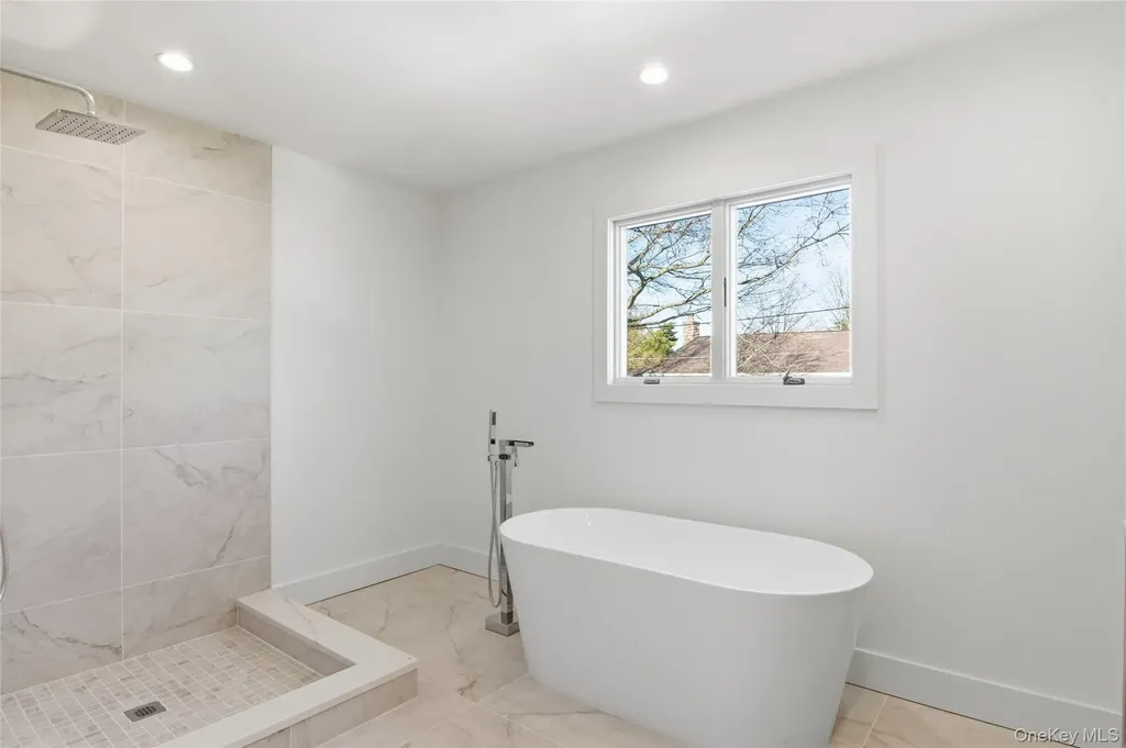16 Otsego Place Jericho NY 11753
