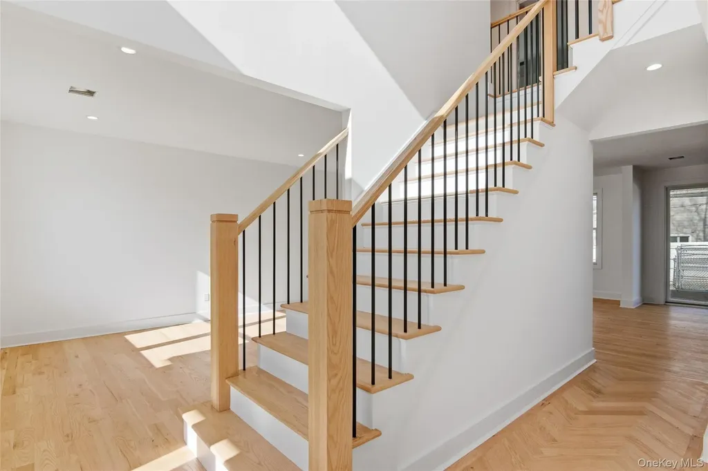16 Otsego Place Jericho NY 11753