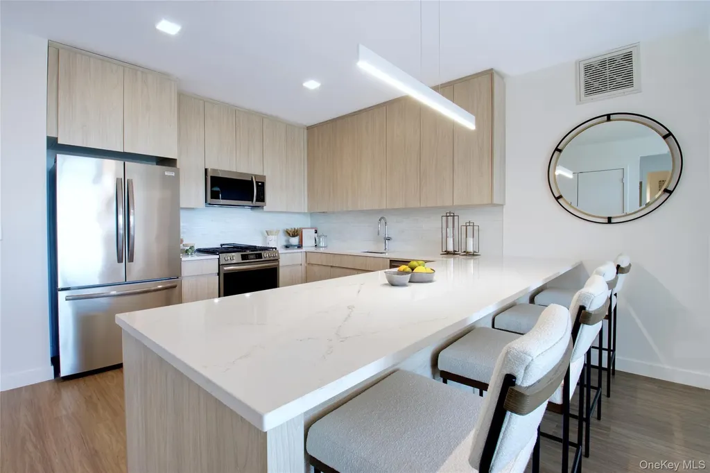 333 Warner Avenue Roslyn NY 11576