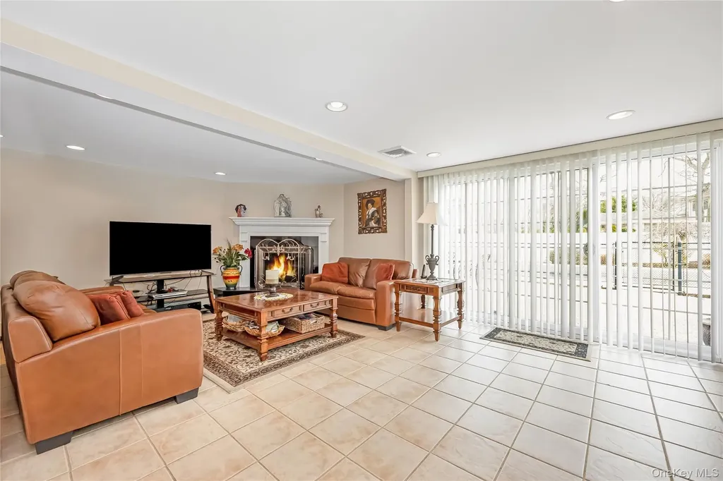 130 West Drive Massapequa NY 11758