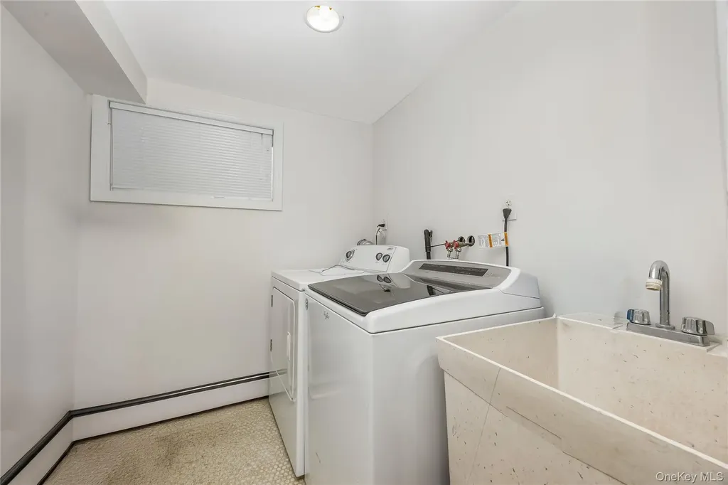 130 West Drive Massapequa NY 11758