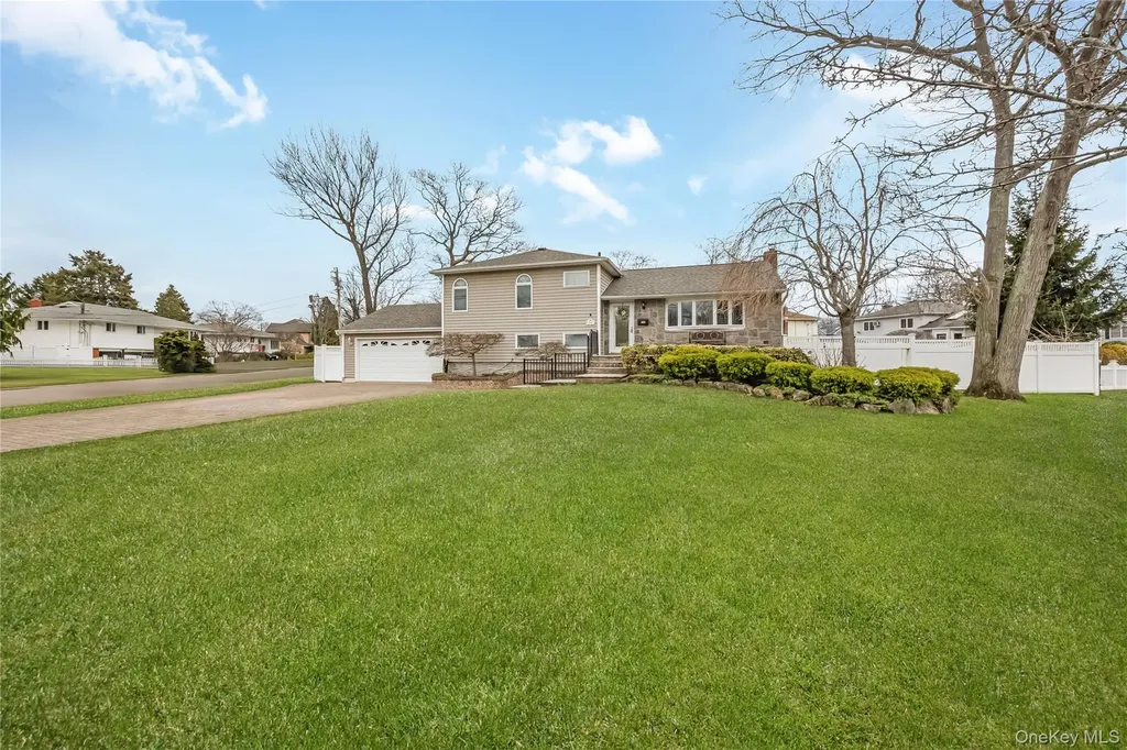 130 West Drive Massapequa NY 11758