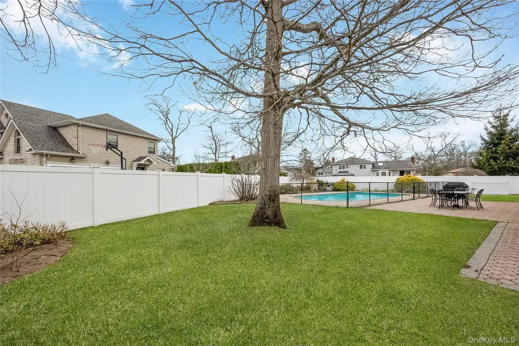 130 West Drive Massapequa NY 11758