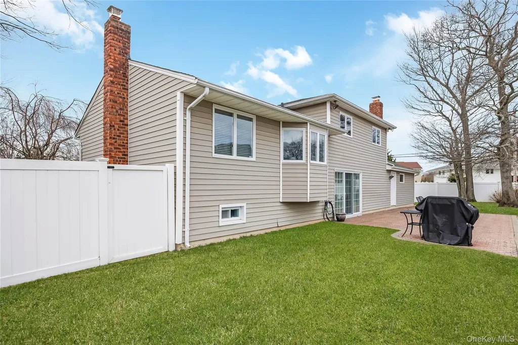 130 West Drive Massapequa NY 11758