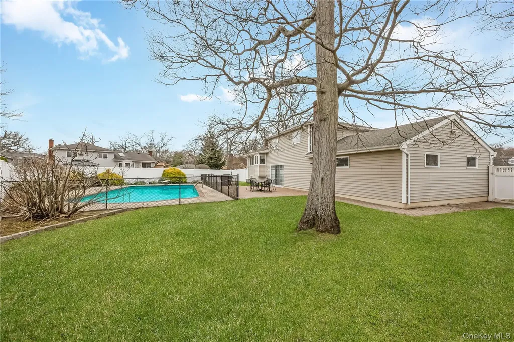 130 West Drive Massapequa NY 11758
