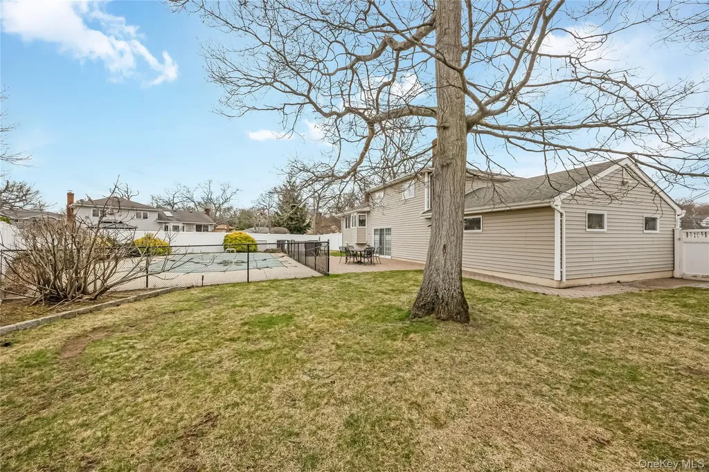 130 West Drive Massapequa NY 11758