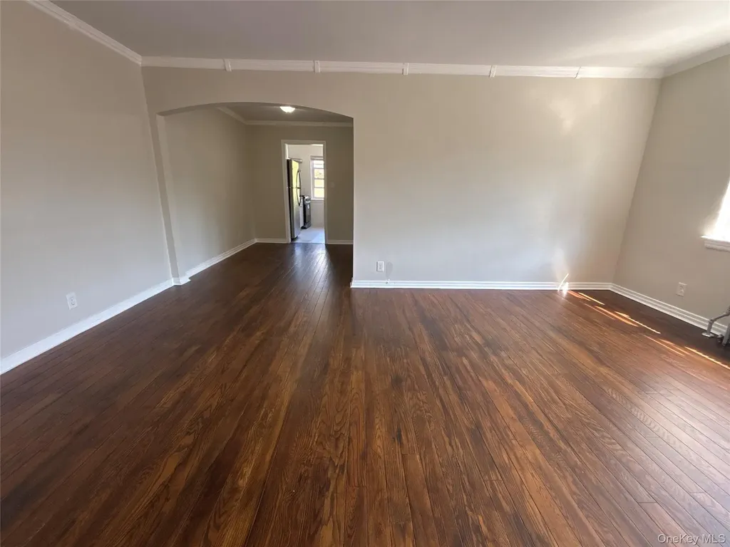37 Spruce Street Great Neck NY 11021