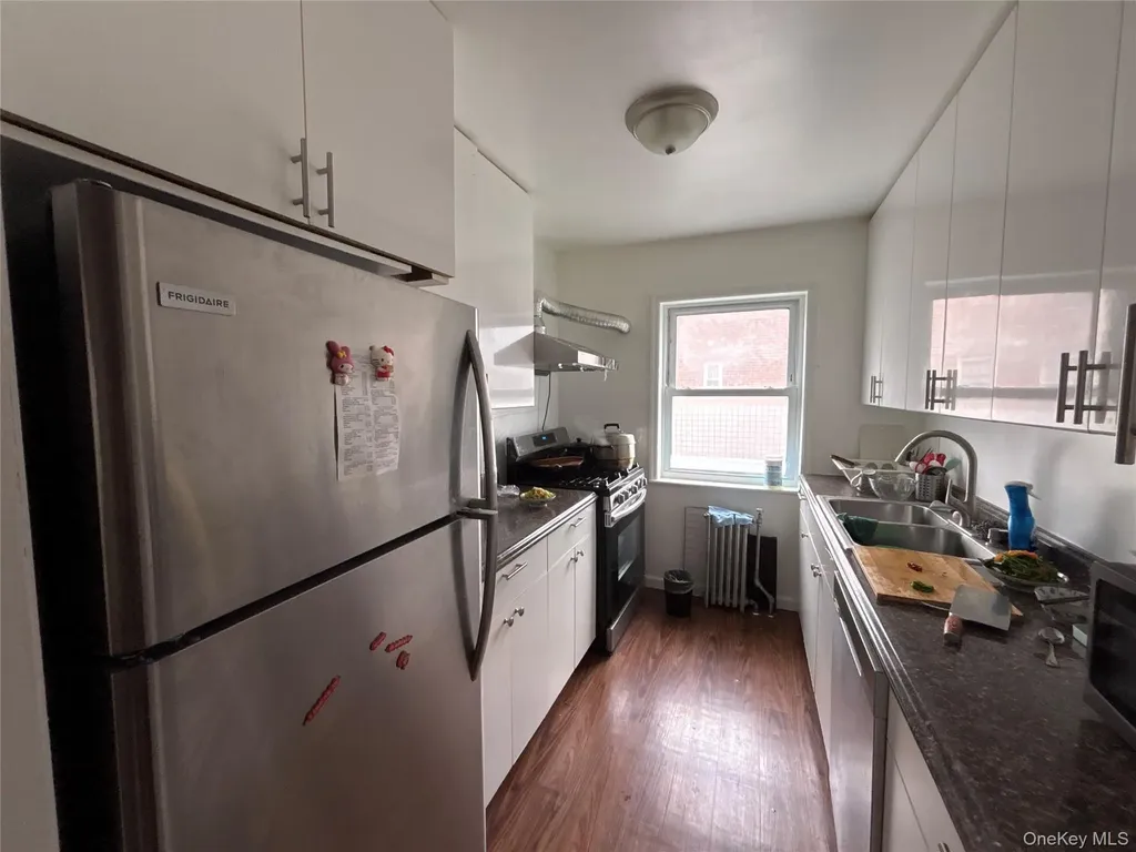 37 Spruce Street Great Neck NY 11021