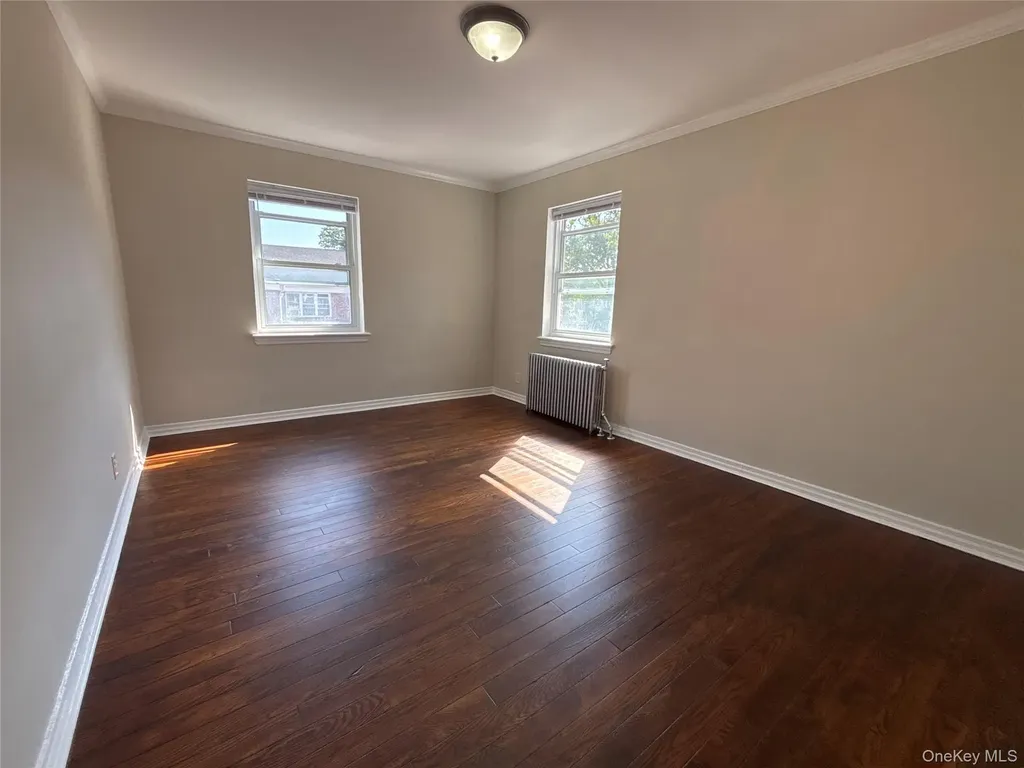 37 Spruce Street Great Neck NY 11021