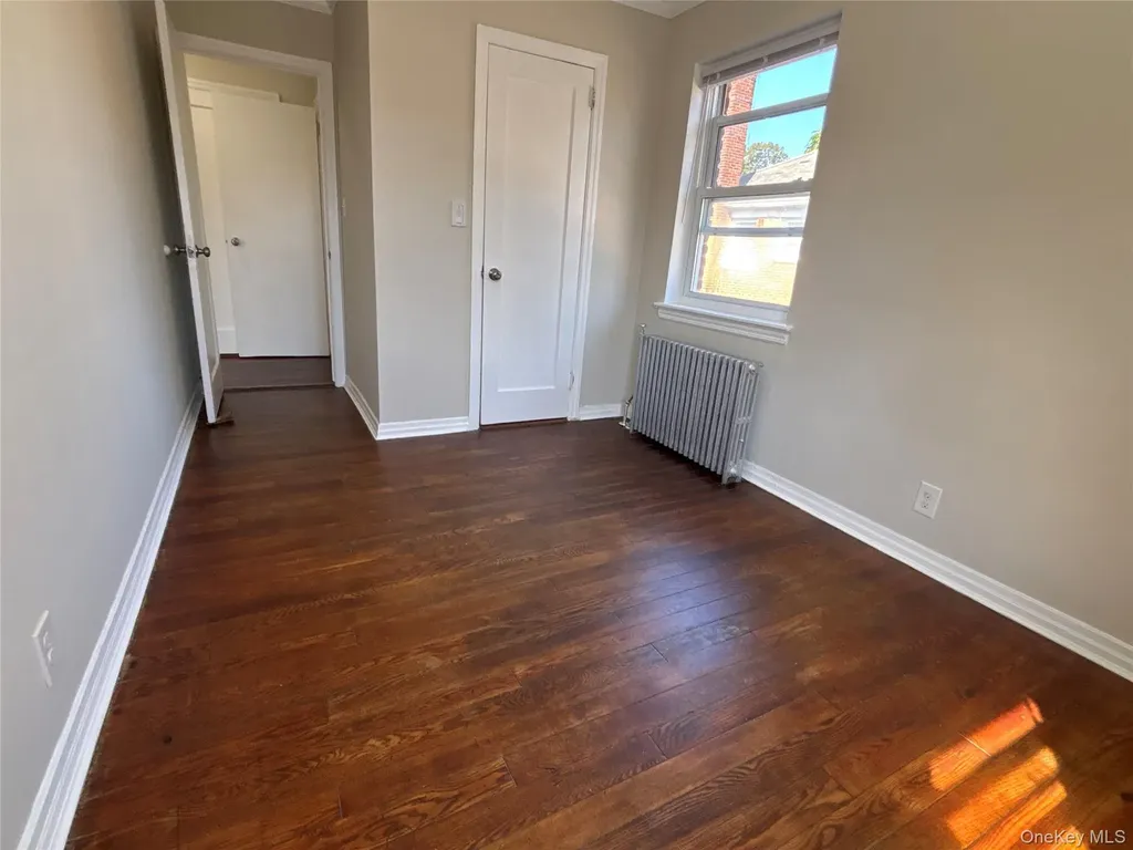 37 Spruce Street Great Neck NY 11021