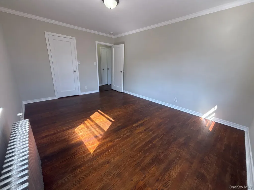 37 Spruce Street Great Neck NY 11021