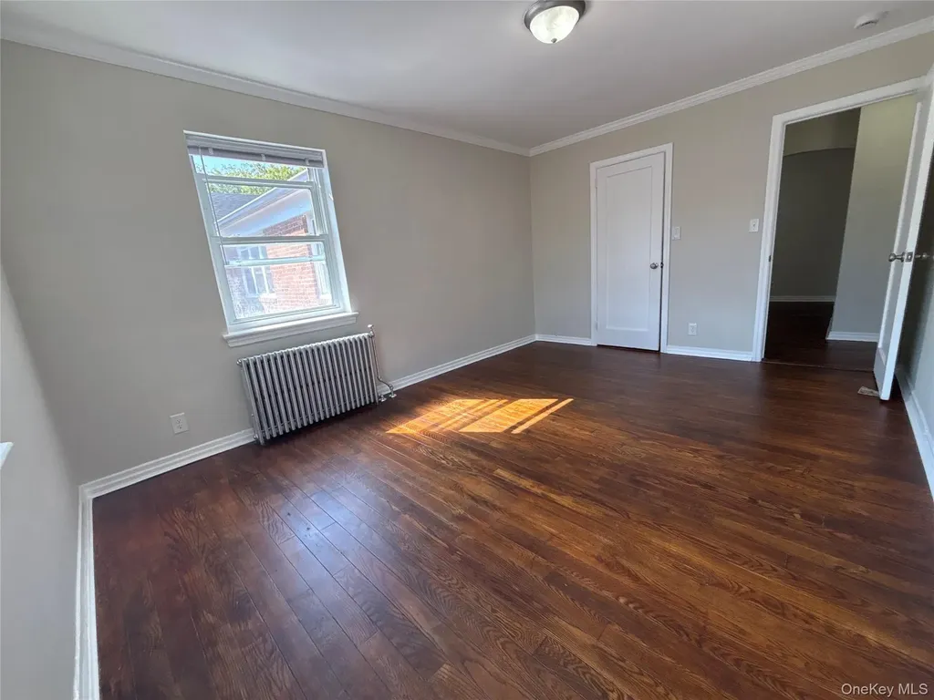 37 Spruce Street Great Neck NY 11021