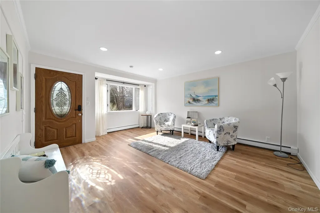 653 Meadow Road Smithtown NY 11787