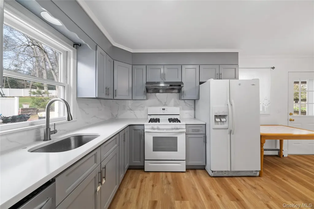 653 Meadow Road Smithtown NY 11787