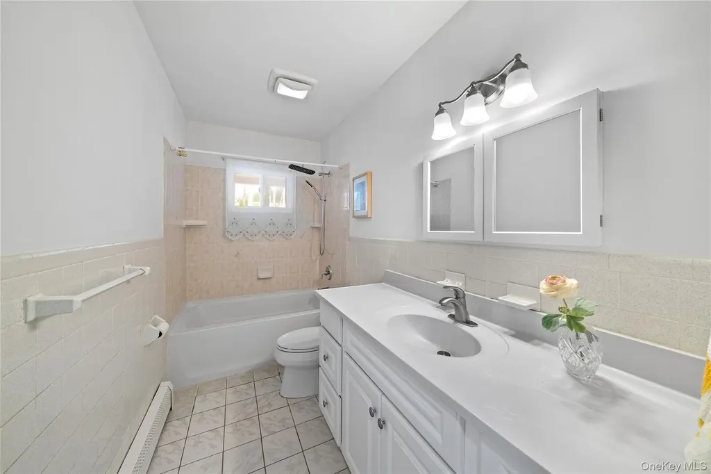 653 Meadow Road Smithtown NY 11787