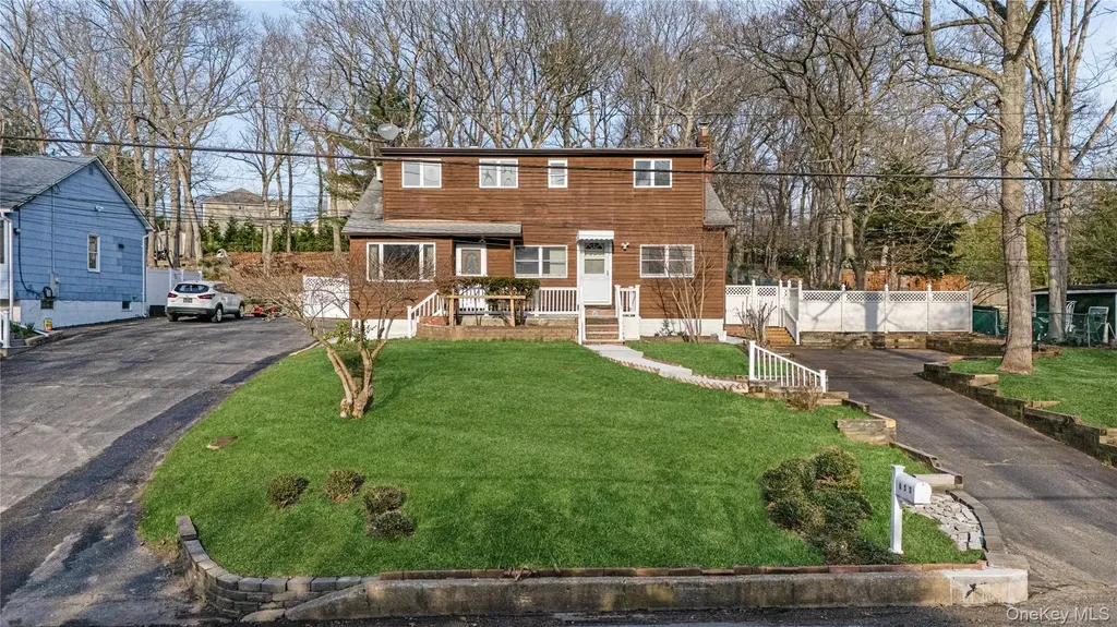 653 Meadow Road Smithtown NY 11787