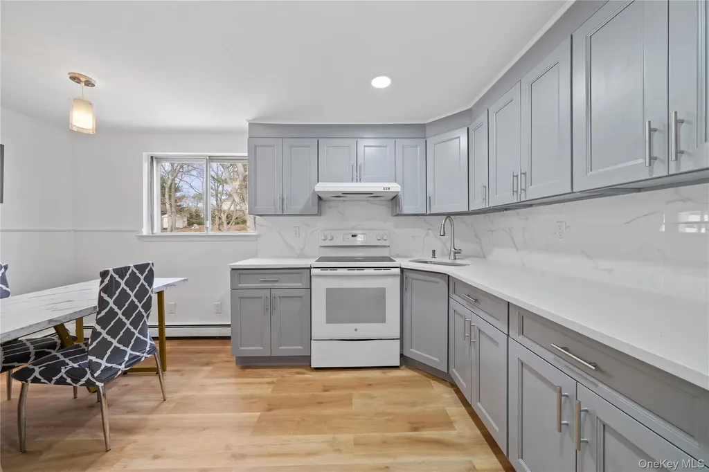653 Meadow Road Smithtown NY 11787