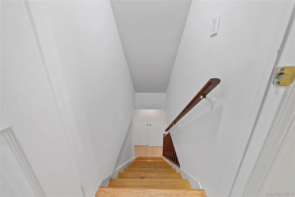 653 Meadow Road Smithtown NY 11787