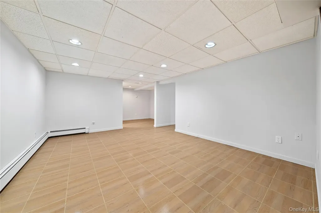 653 Meadow Road Smithtown NY 11787