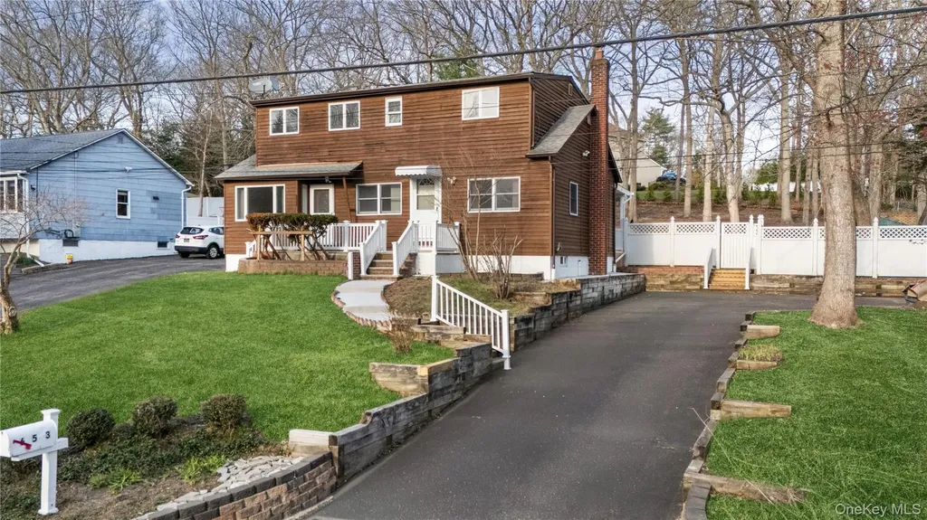 653 Meadow Road Smithtown NY 11787
