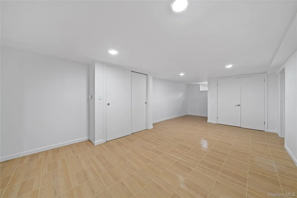 653 Meadow Road Smithtown NY 11787