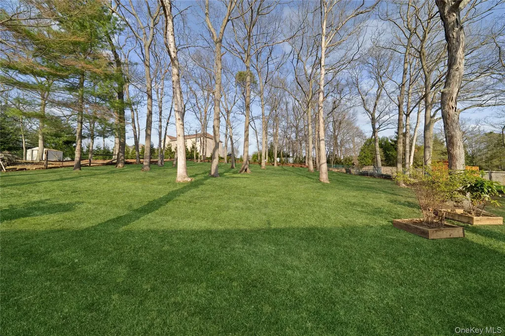 653 Meadow Road Smithtown NY 11787