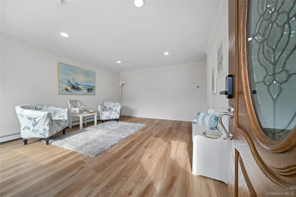 653 Meadow Road Smithtown NY 11787