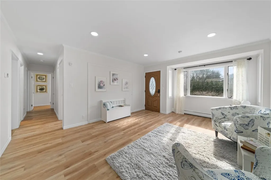 653 Meadow Road Smithtown NY 11787