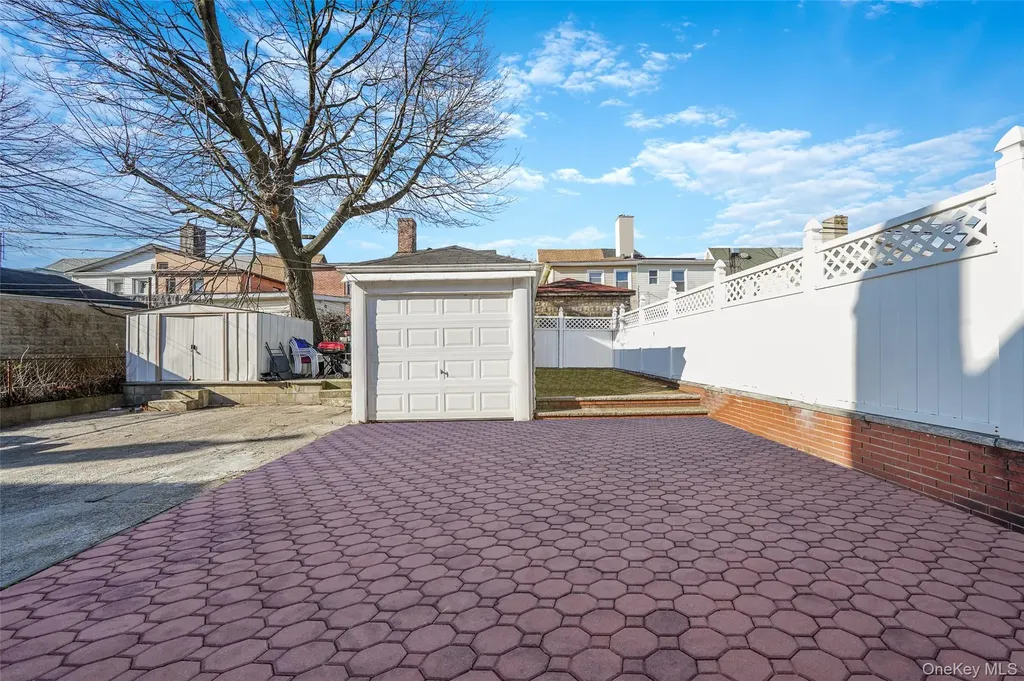 846 E 48th Street Brooklyn NY 11203