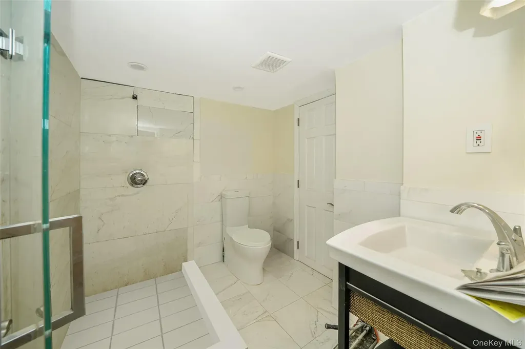 846 E 48th Street Brooklyn NY 11203