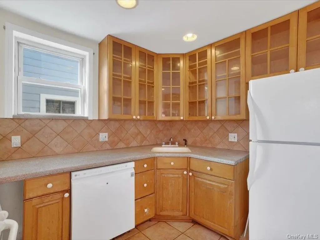 2894 Wellman Avenue Bronx NY 10461