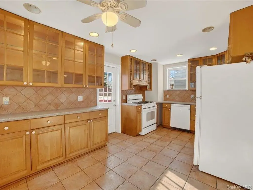 2894 Wellman Avenue Bronx NY 10461