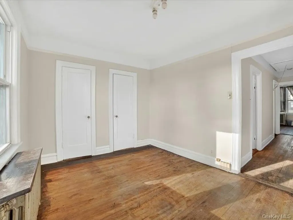 2894 Wellman Avenue Bronx NY 10461