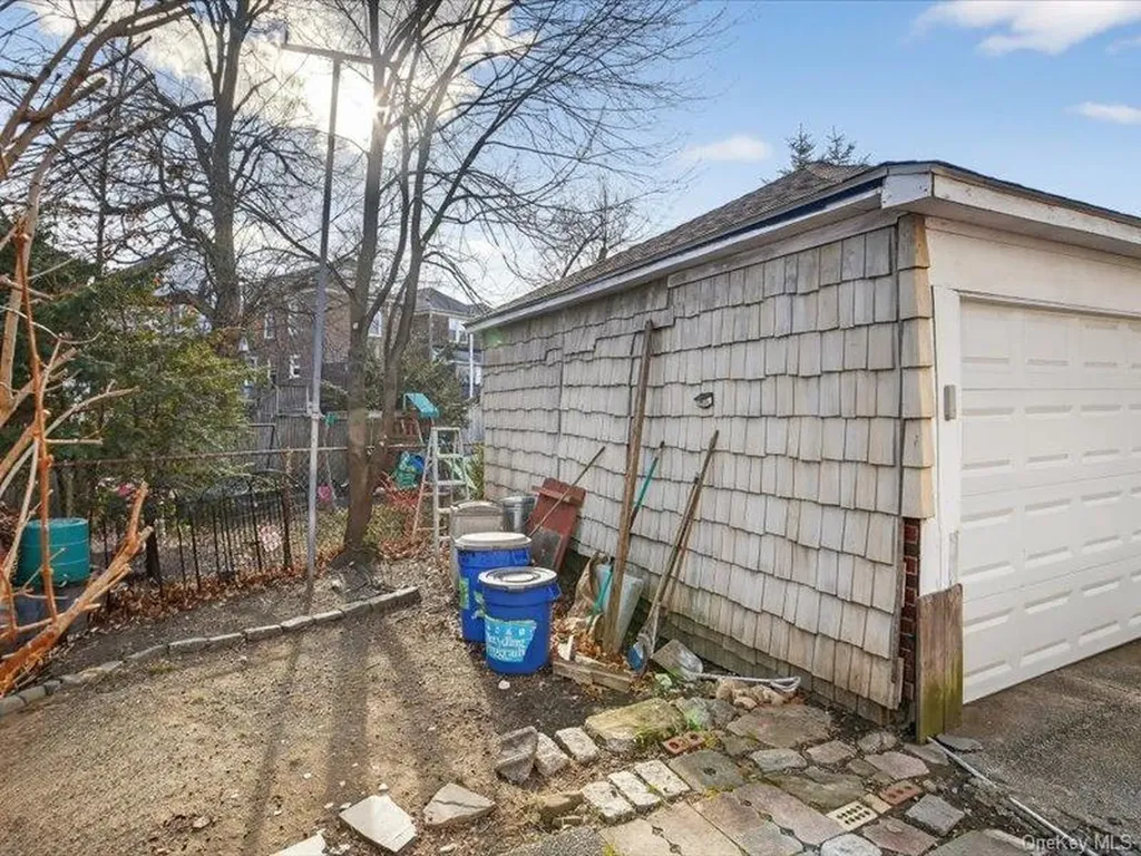 2894 Wellman Avenue Bronx NY 10461