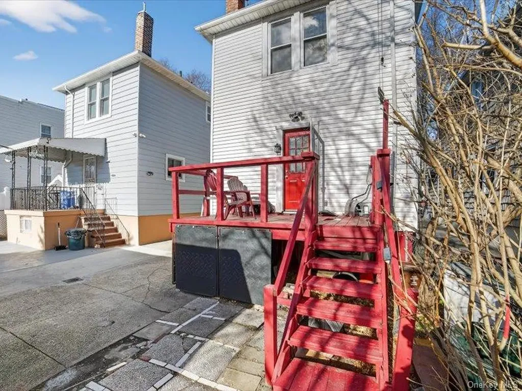 2894 Wellman Avenue Bronx NY 10461