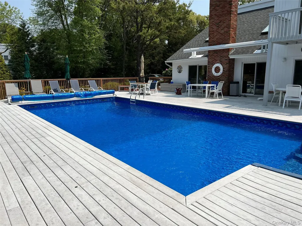 Westhampton NY 11977