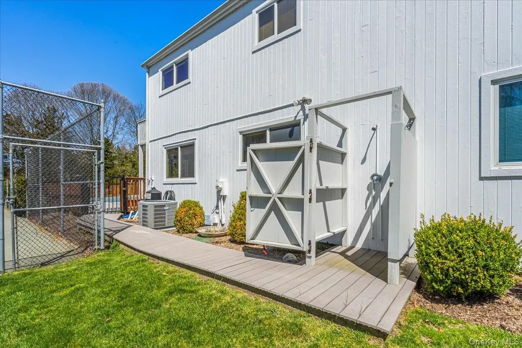 Westhampton NY 11977