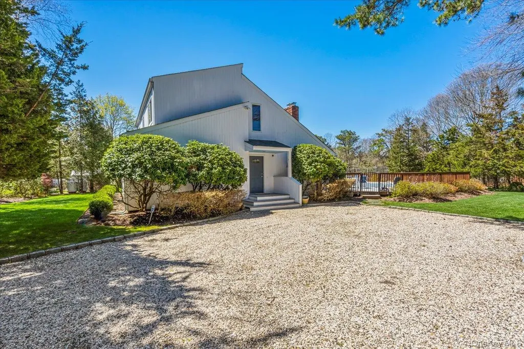 Westhampton NY 11977