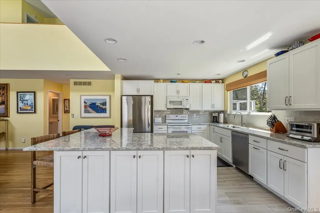 Westhampton NY 11977