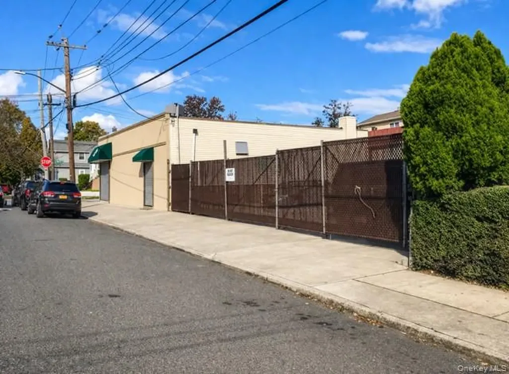 3200 Schley Avenue Bronx NY 10465