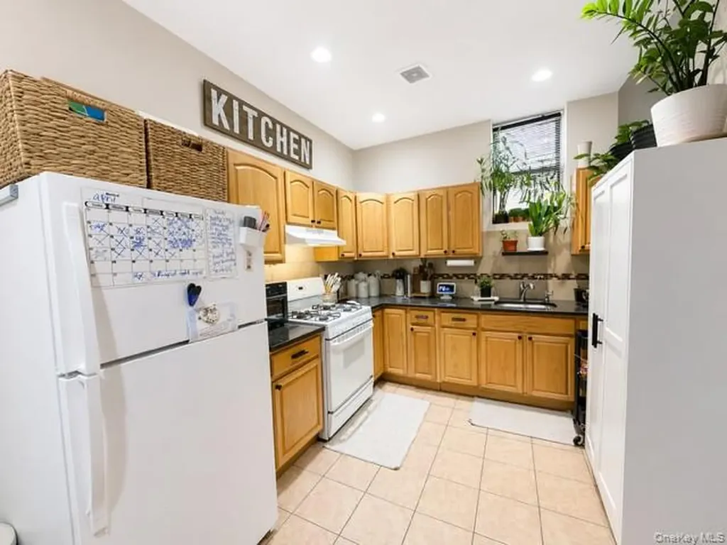3200 Schley Avenue Bronx NY 10465