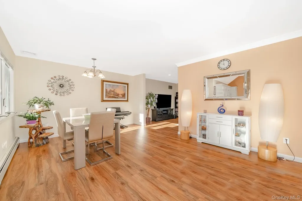 15 Chadwick Road Syosset NY 11791