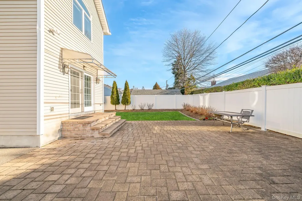 15 Chadwick Road Syosset NY 11791