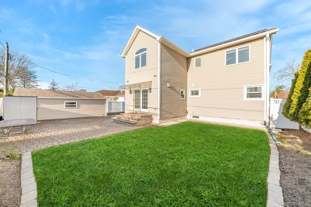 15 Chadwick Road Syosset NY 11791