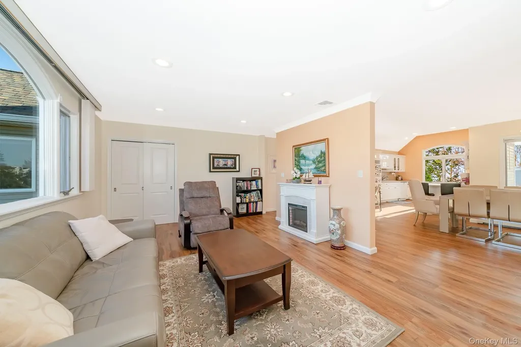 15 Chadwick Road Syosset NY 11791
