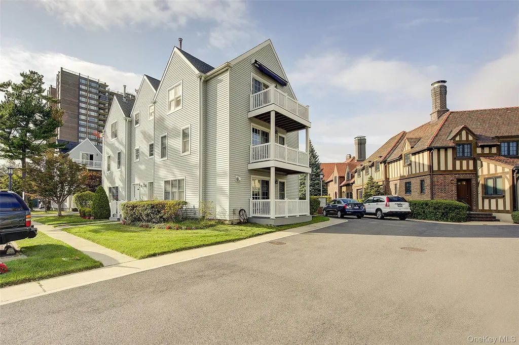 168-03 Powells Cove Boulevard Beechhurst NY 11357