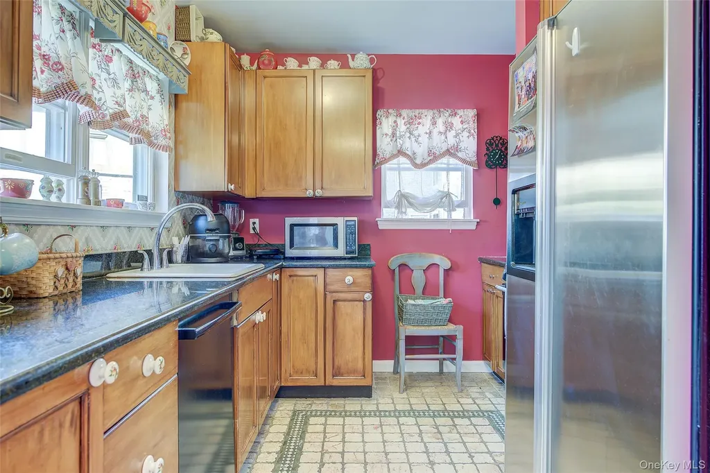 168-03 Powells Cove Boulevard Beechhurst NY 11357