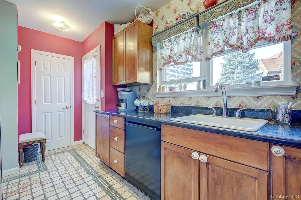 168-03 Powells Cove Boulevard Beechhurst NY 11357